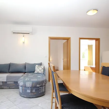 Mikulan Nara Guest house