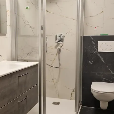 Mikulan Nara Πανσιόν 4*
